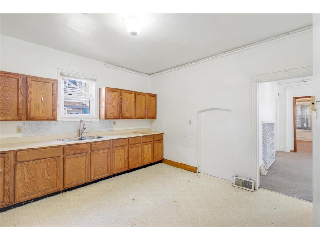 816 Edmund Avenue Saint Paul MN 55104 6816371 image7