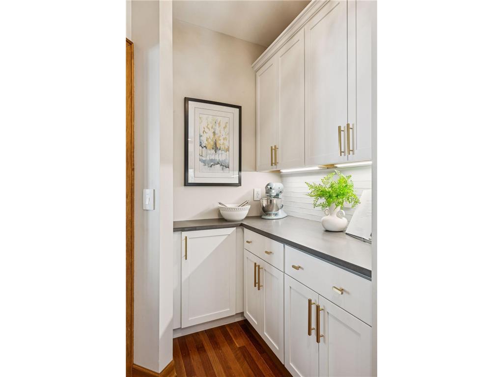 816 Westwood Drive S Golden Valley MN 55416 7016892 image14