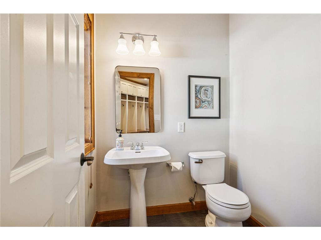 816 Westwood Drive S Golden Valley MN 55416 7016892 image32