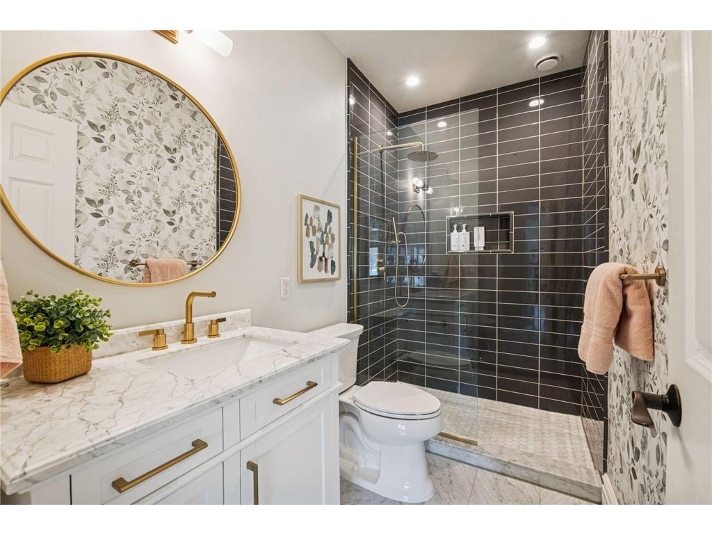 816 Westwood Drive S Golden Valley MN 55416 7016892 image61