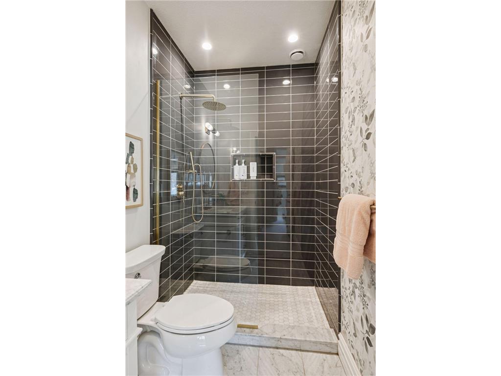 816 Westwood Drive S Golden Valley MN 55416 7016892 image62