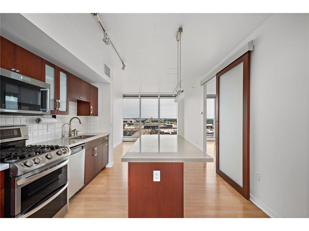 8161 33rd Avenue S #1103, Bloomington, MN, 55425 | MLS: 6556860 | Edina ...