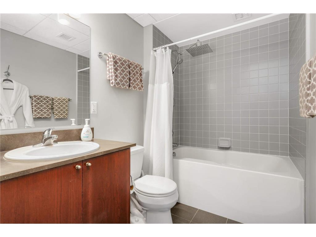 8161 33rd Avenue S #209 Bloomington MN 55425 7058459 image20