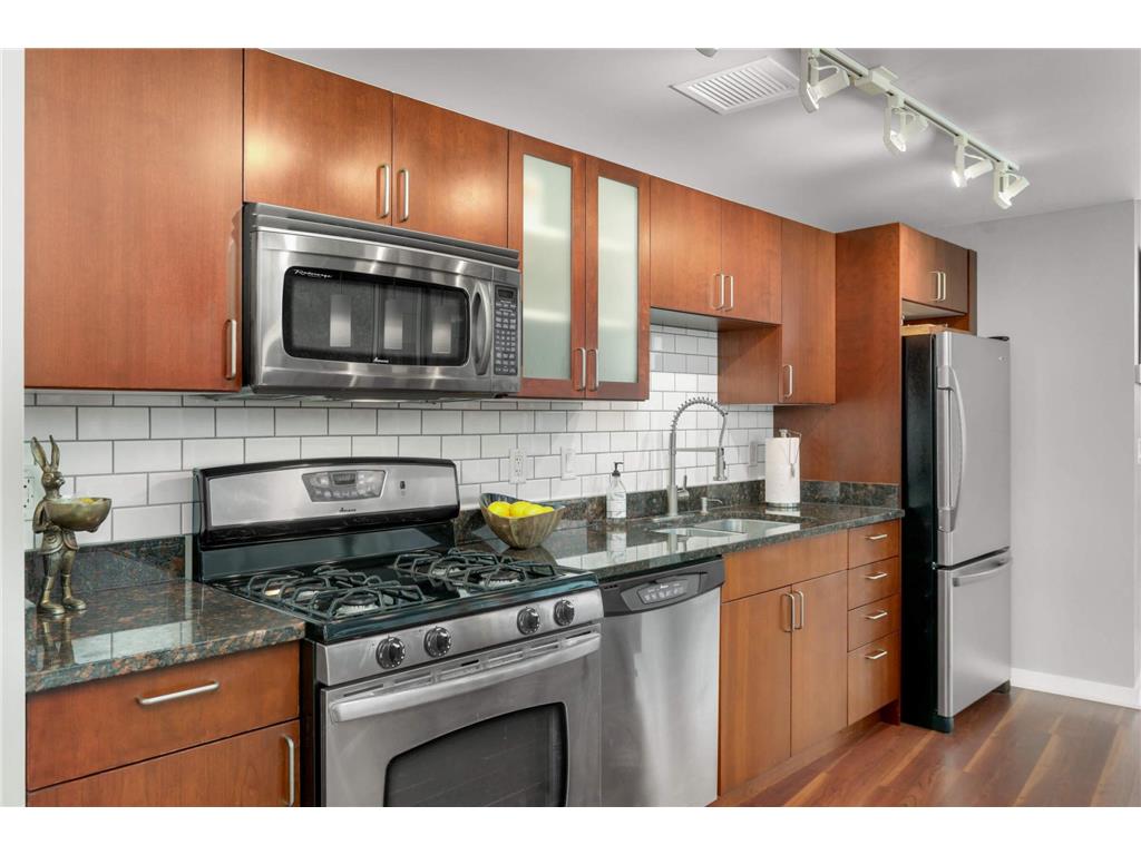 8161 33rd Avenue S #209 Bloomington MN 55425 7058459 image8