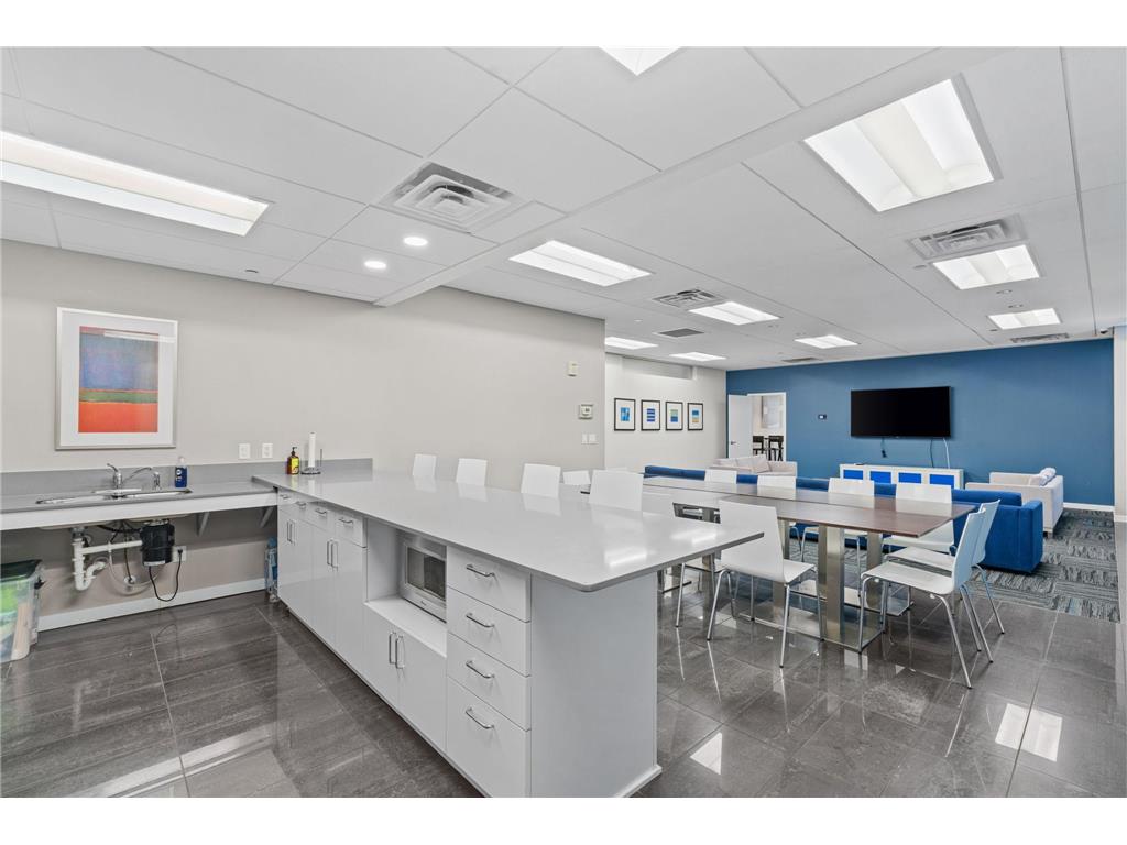 8161 33rd Avenue S #306 Bloomington MN 55425 7037433 image32