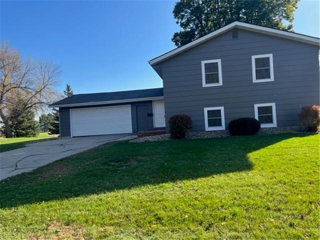 817 16th Street Windom MN 56101 6809002 image1