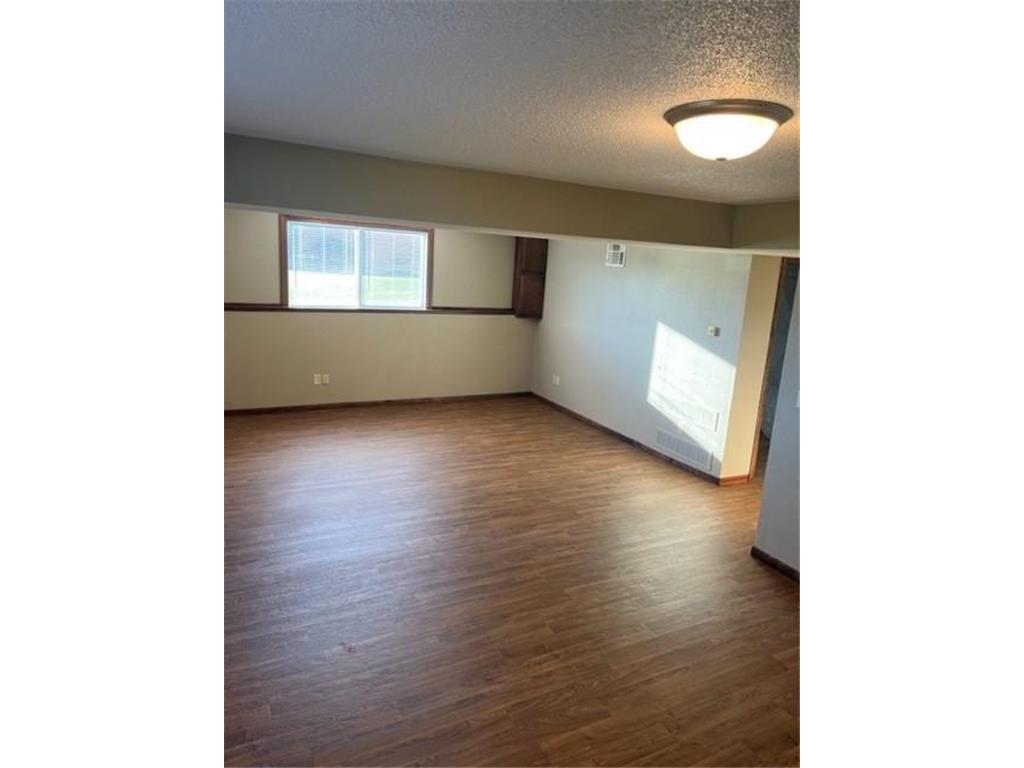 817 16th Street Windom MN 56101 6809002 image12