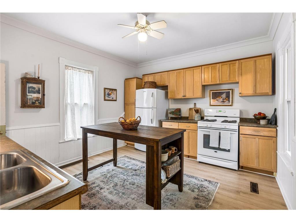 817 26th Avenue NE Minneapolis MN 55418 7088105 image12