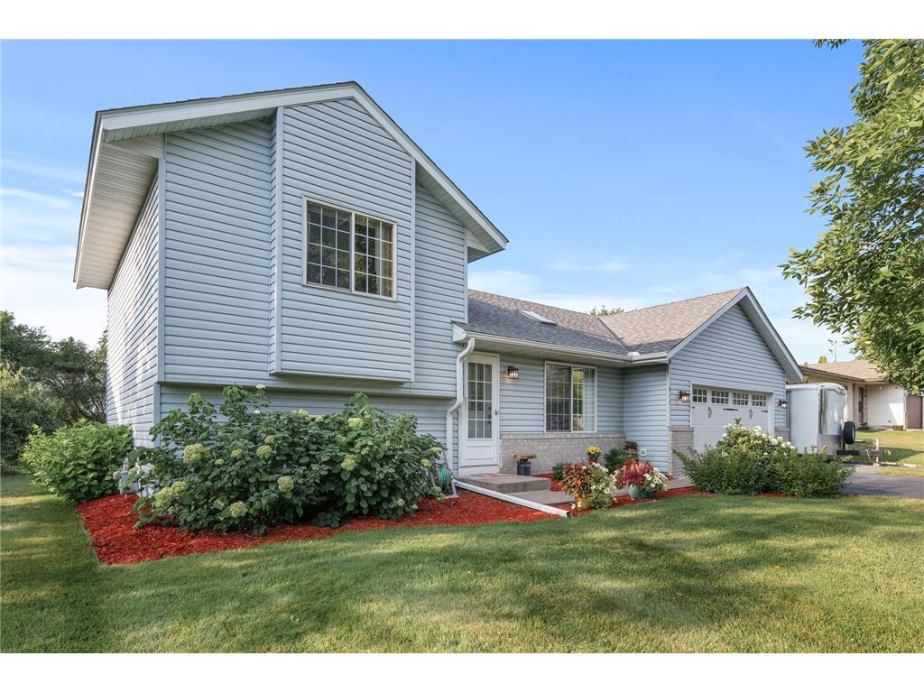 817 Dogwood Street SW Isanti MN 55040 6412920 image1
