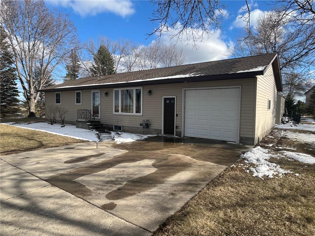 817 Dupont Avenue NE Renville MN 56284 6508323 image1