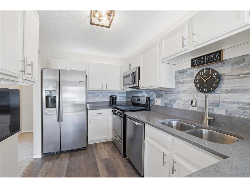 817 Evergreen Circle Burnsville MN 55337 7044986 image4