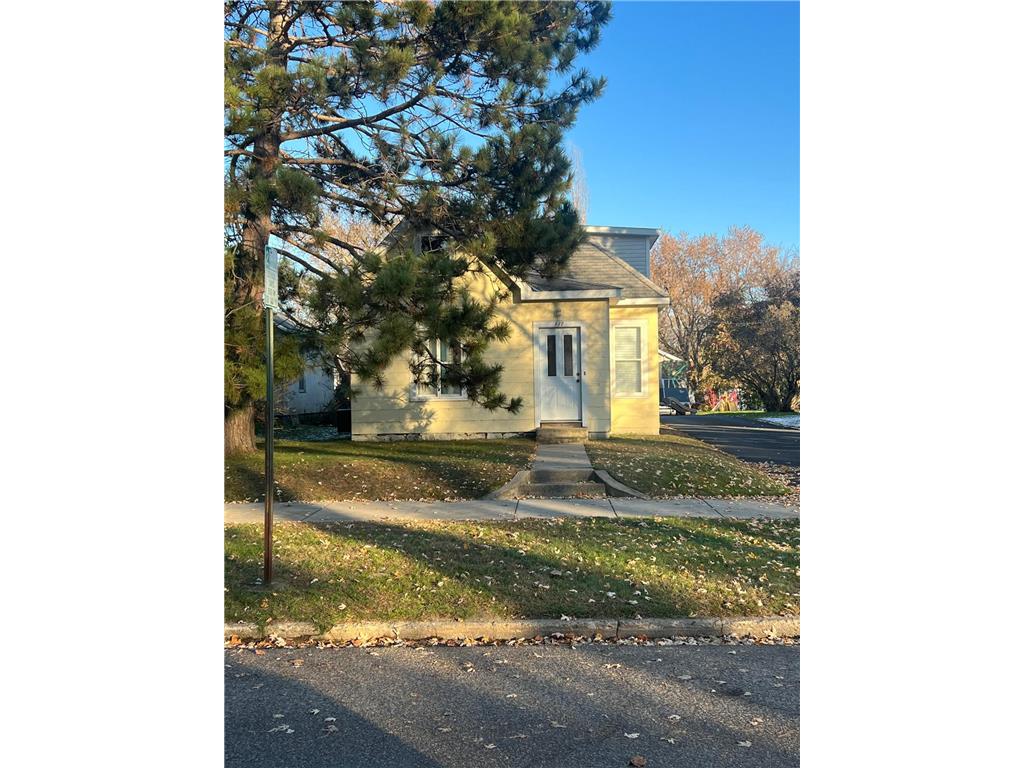 817 S 7th Street Brainerd MN 56401 6453702 image1