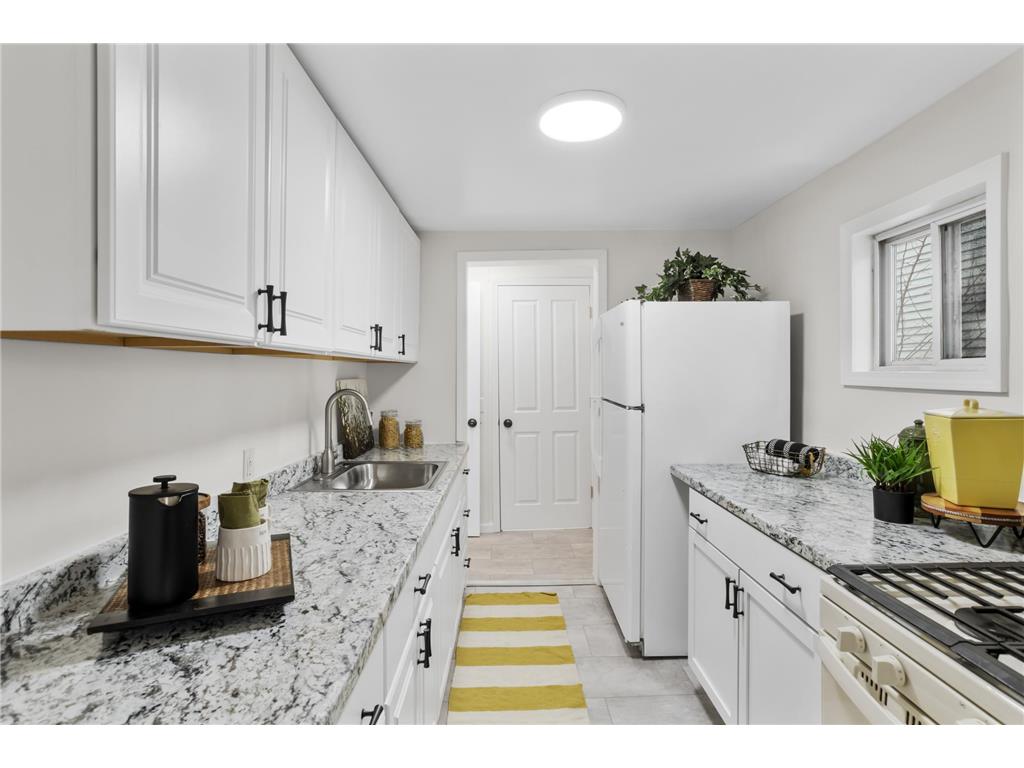 818 E 36th Street Minneapolis MN 55407 7003952 image2