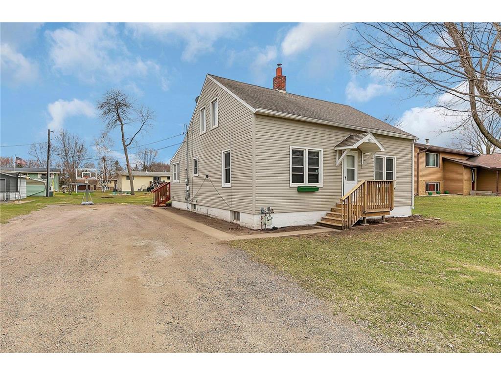 818 E Minnesota Street Saint Joseph MN 56374 6457529 image1