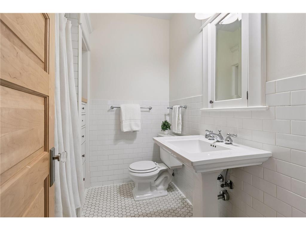 818 Goodrich Avenue Saint Paul MN 55105 7089485 image23