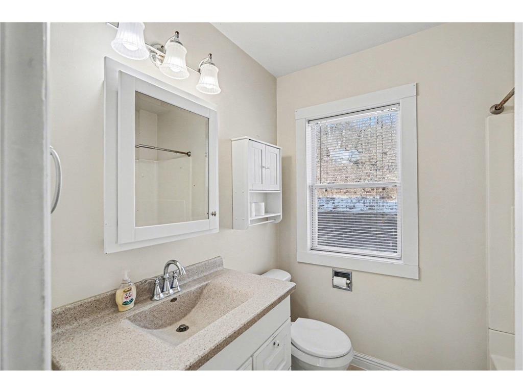 818 Hawthorn Street Red Wing MN 55066 7018763 image10