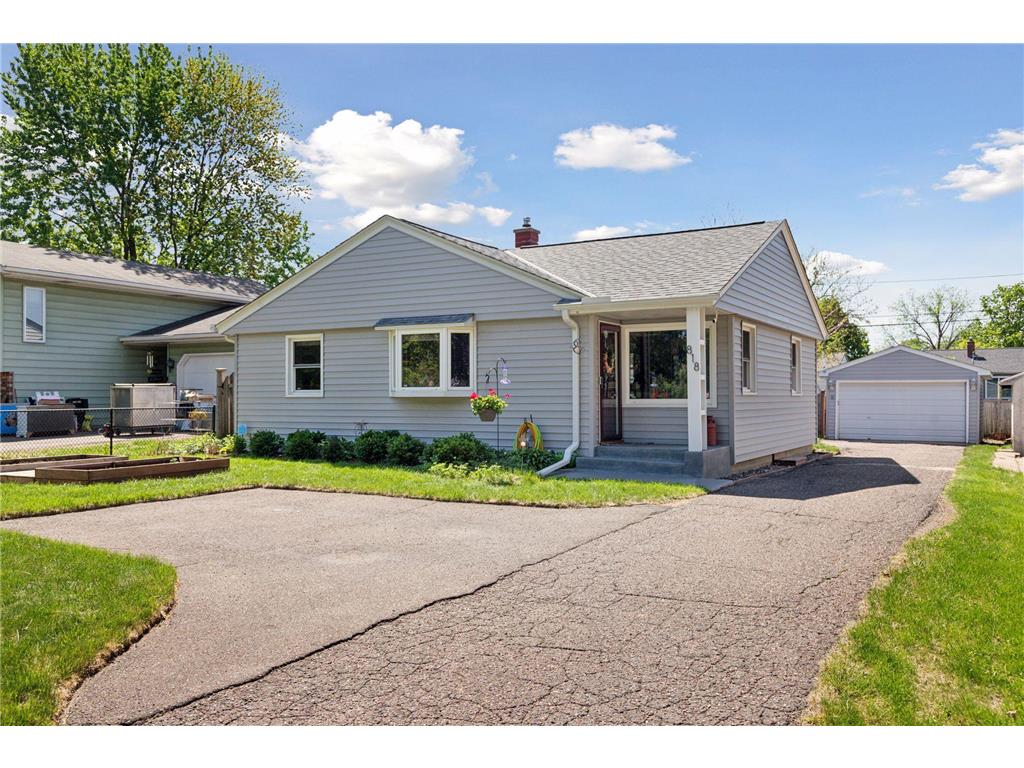 818 Larpenteur Avenue W Saint Paul MN 55113 7079273 image1