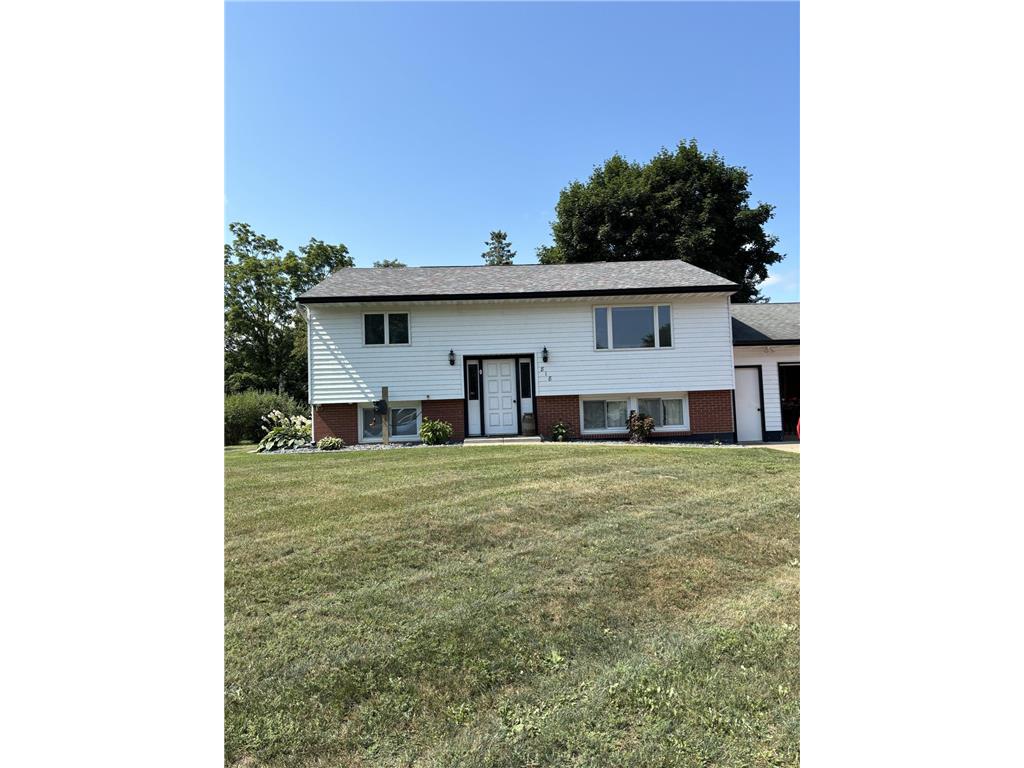 818 S 10th Street Lake City MN 55041 7030909 image1