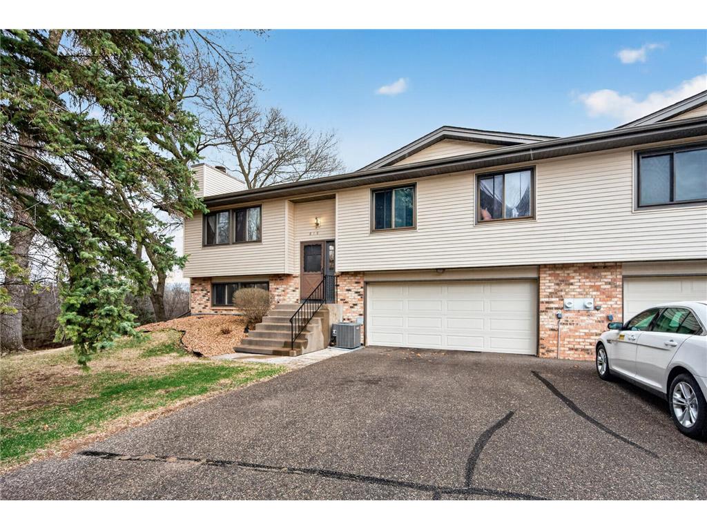818 Sherwood Road Shoreview MN 55126 7058687 image1