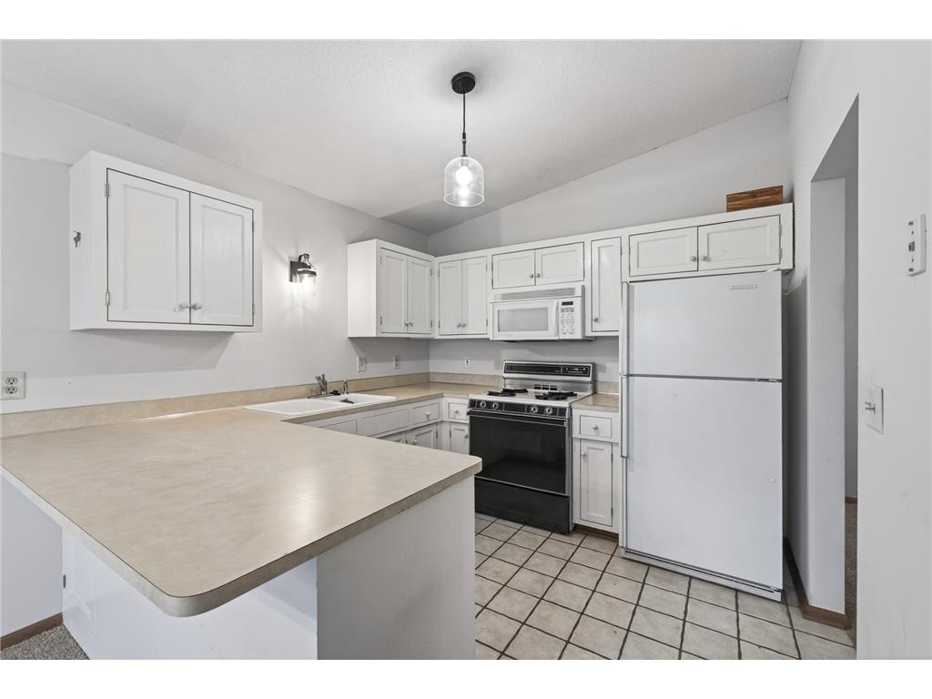 818 Sherwood Road Shoreview MN 55126 7058687 image11