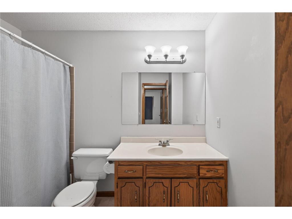 818 Sherwood Road Shoreview MN 55126 7058687 image18