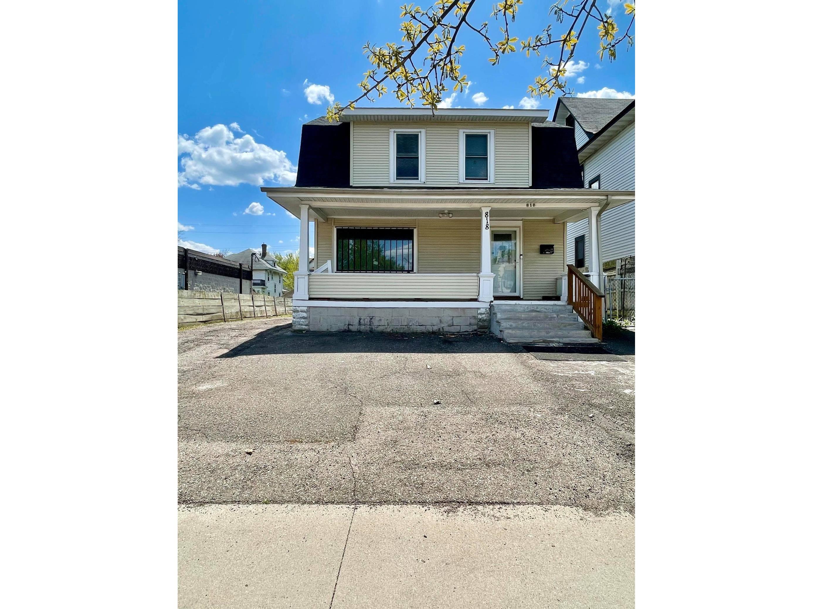 818 University Avenue W, Saint Paul, MN 55104 MLS 5757710 Edina Realty