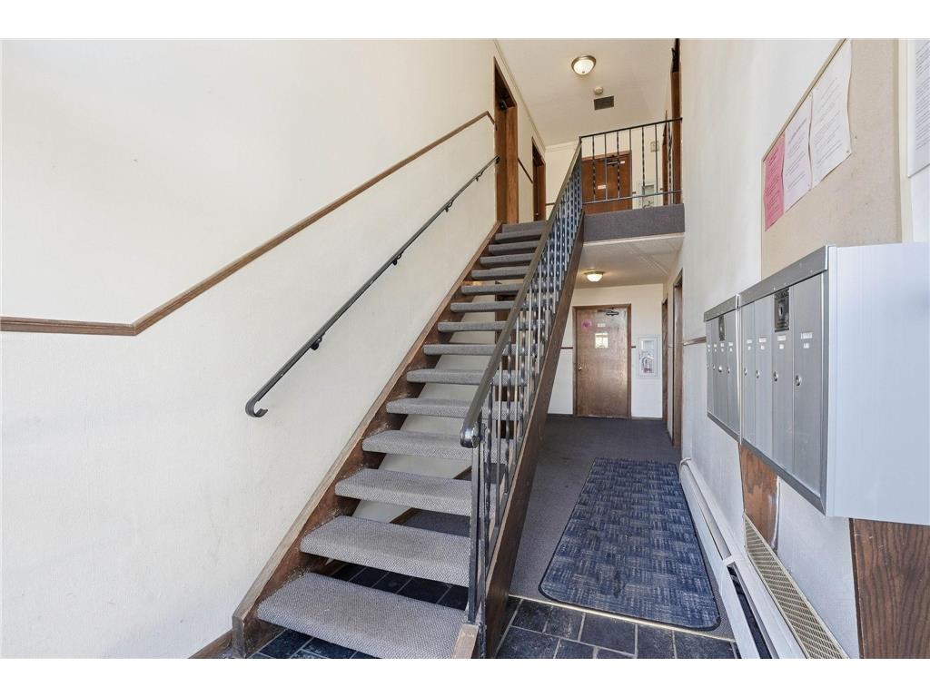 819 11th Avenue S #7 Hopkins MN 55343 7060484 image18