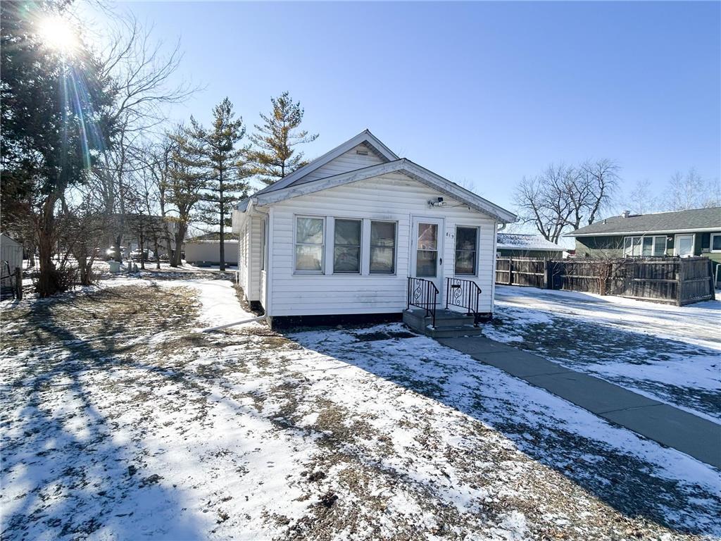 819 11th Street Worthington MN 56187 7013382 image1