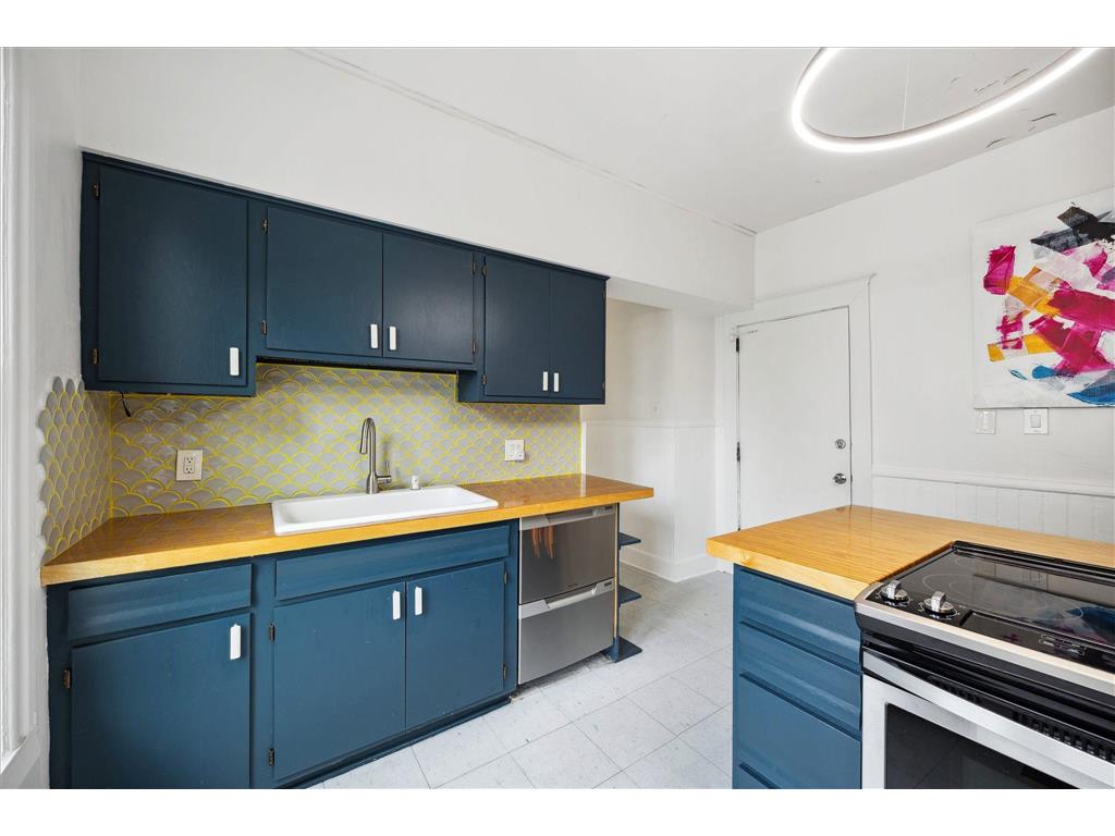 819 24th Avenue NE Minneapolis MN 55418 7028329 image12