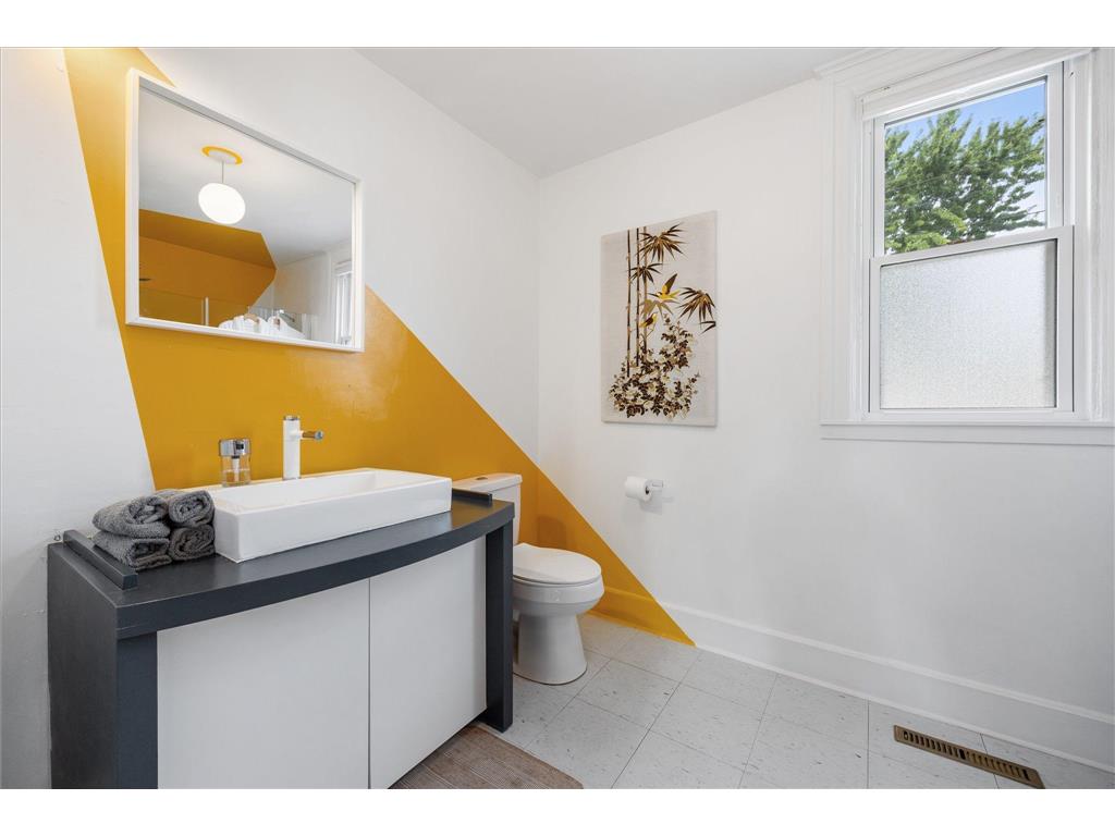 819 24th Avenue NE Minneapolis MN 55418 7028329 image17