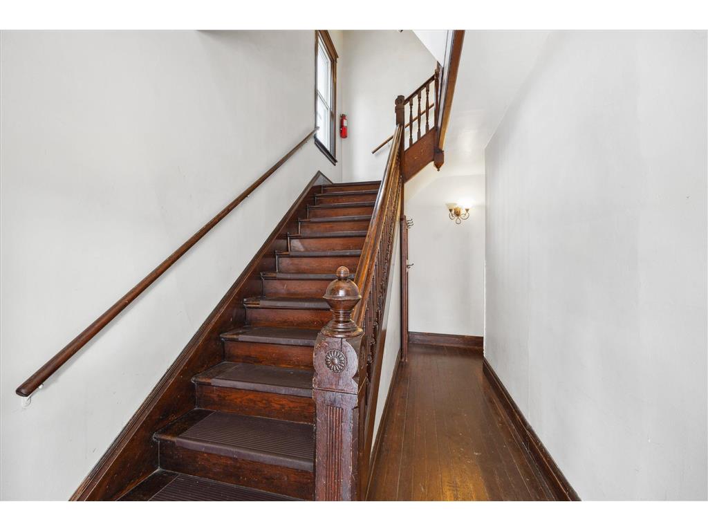 819 24th Avenue NE Minneapolis MN 55418 7028329 image19