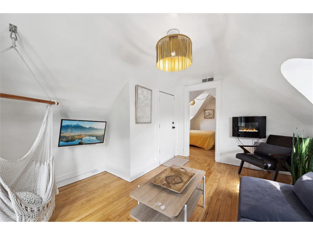 819 24th Avenue NE Minneapolis MN 55418 7028329 image39