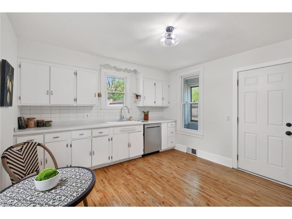 819 26th Avenue NE Minneapolis MN 55418 7069615 image16