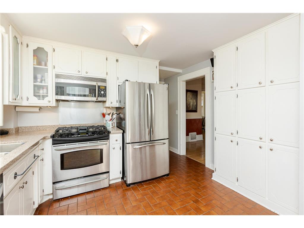 819 6th Street SW, Rochester, MN, 55902 MLS 6495811 Edina Realty