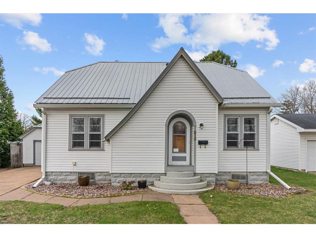819 Hopwood Avenue Menomonie WI 54751 7026420 image1