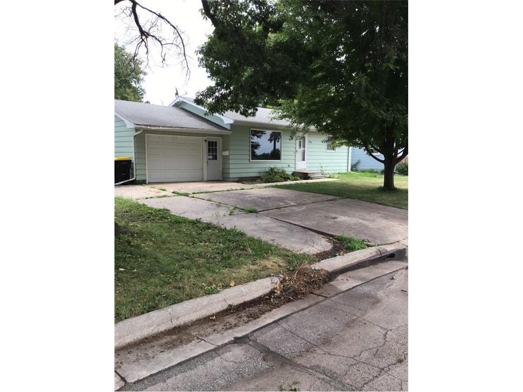 819 S East Street Caledonia MN 55921 6409722 image1