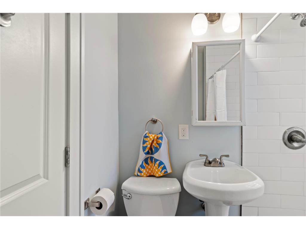 819 Sheridan Avenue N Minneapolis MN 55411 6780942 image17