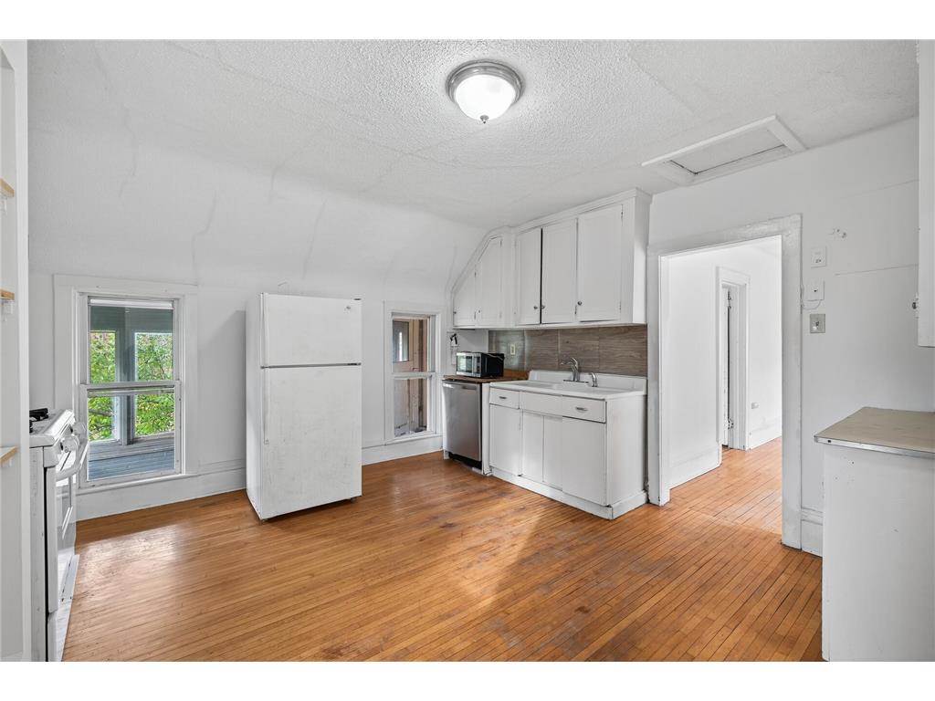 819 W 28th Street Minneapolis MN 55408 7011203 image25