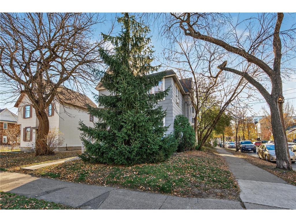 819 W 28th Street Minneapolis MN 55408 7011203 image3