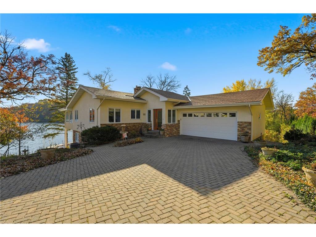 8190 Hill Trail N Lake Elmo MN 55042 - Demontreville 6768898 image1