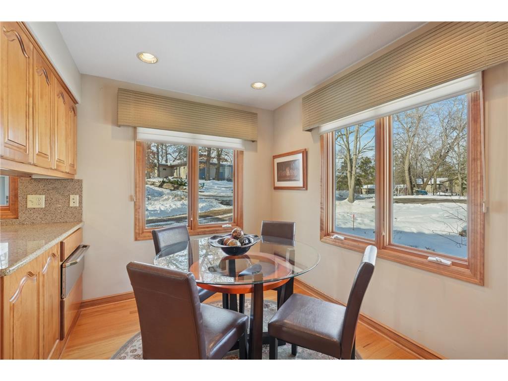 8190 Hill Trail N Lake Elmo MN 55042 - Demontreville 6768898 image10