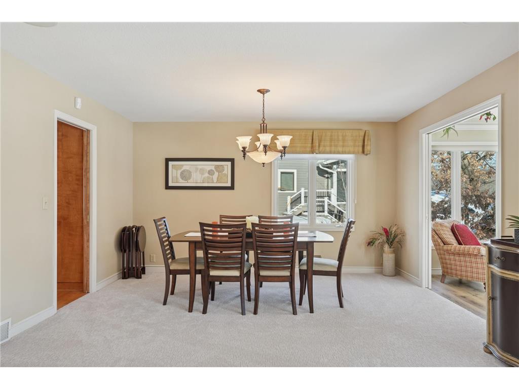 8190 Hill Trail N Lake Elmo MN 55042 - Demontreville 6768898 image13