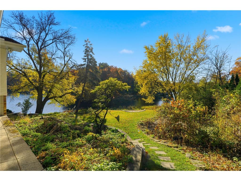 8190 Hill Trail N Lake Elmo MN 55042 - Demontreville 6768898 image30