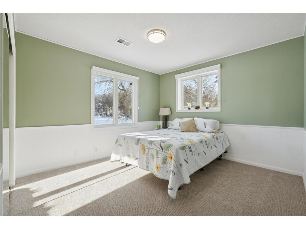 8190 Hill Trail N Lake Elmo MN 55042 - Demontreville 6768898 image38