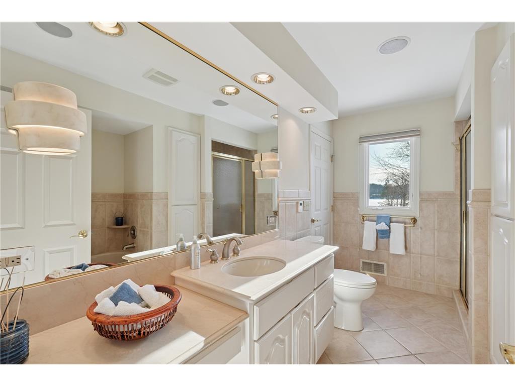 8190 Hill Trail N Lake Elmo MN 55042 - Demontreville 6768898 image40