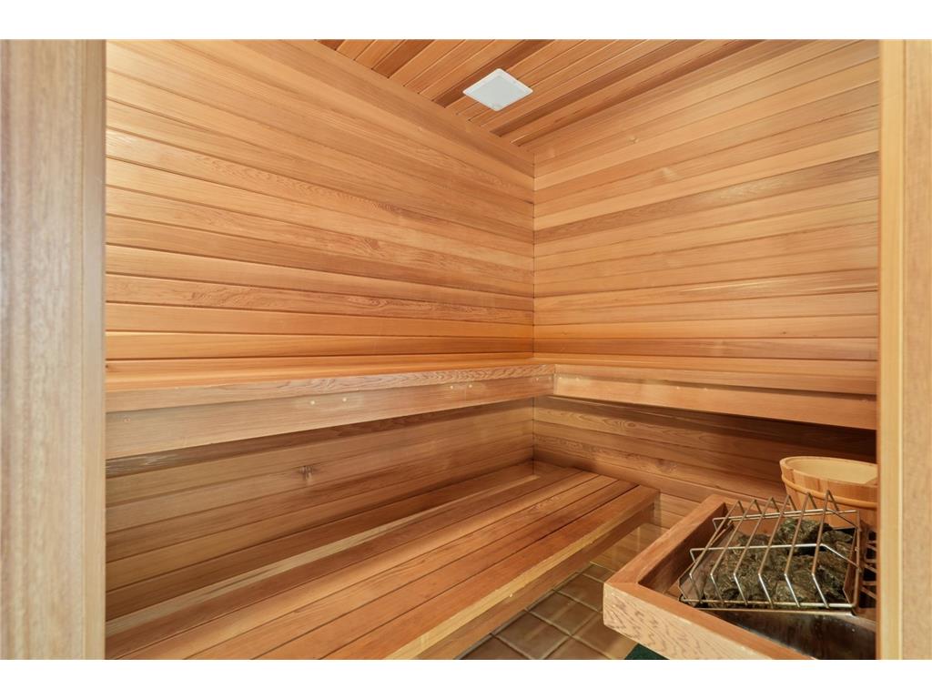 8190 Hill Trail N Lake Elmo MN 55042 - Demontreville 6768898 image43