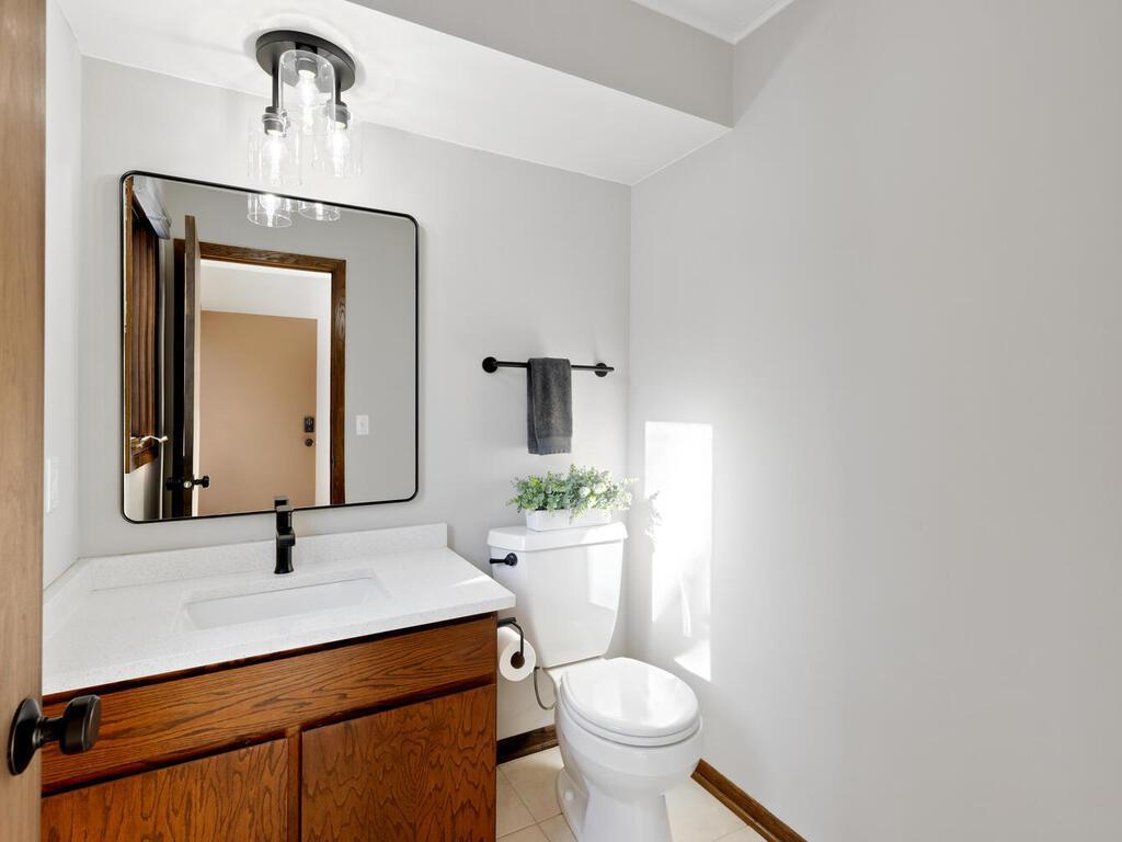 82 Walden Street Burnsville MN 55337 7008809 image15