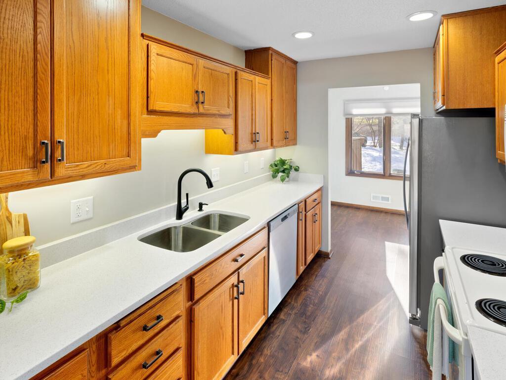 82 Walden Street Burnsville MN 55337 7008809 image7