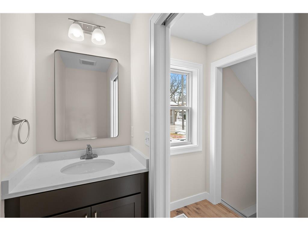 820 26th Avenue NE Minneapolis MN 55418 7026153 image11