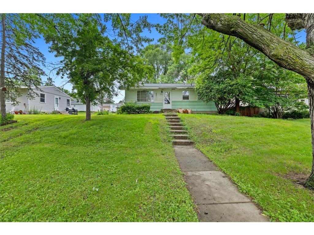 820 7th Avenue E Shakopee MN 55379 6754868 image1